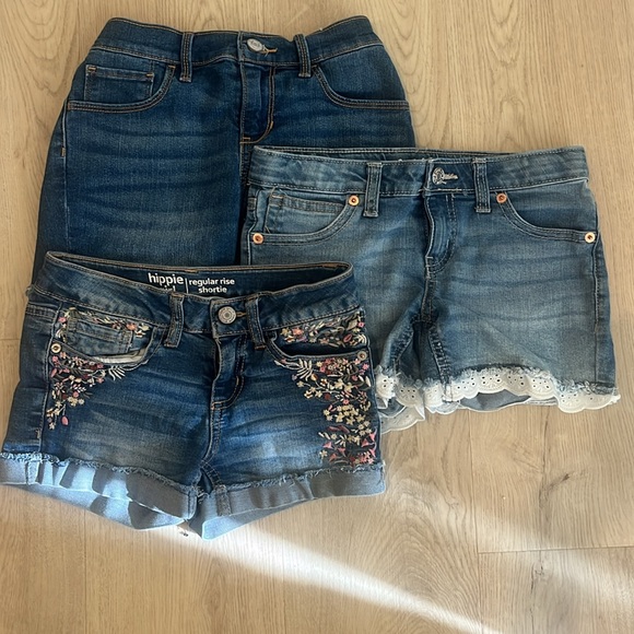 3 Girls Jean Shorts - Picture 1 of 3